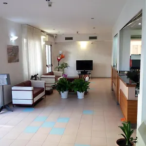 Hotel San Nazario, Varraze